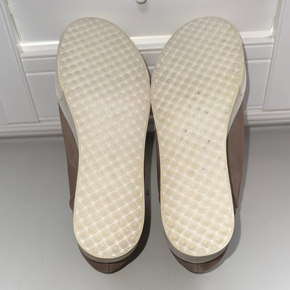 Steve Madden Tan Suede Ankle Booties EUC❤️ worn once - Picture 2 of 7